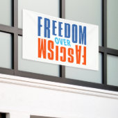Freedom Over Fascism Banner (Äußeres Gebäude)
