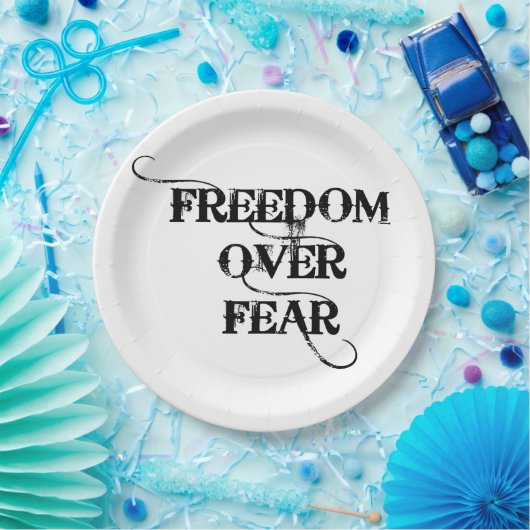 Freedom Over Fear Pappteller (Party)