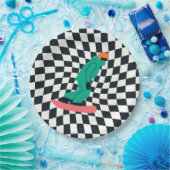 Freeride Snowboarder in grünem Anzug Checkered Pappteller (Party)