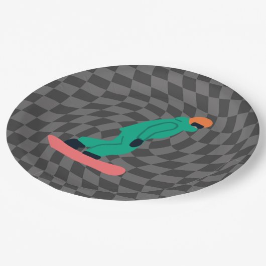 Freeride Snowboarder in grünem Anzug Schachgrau Pappteller (Schrägansicht)