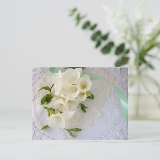 Freesias auf Postkarte (Stehend Vorderseite)