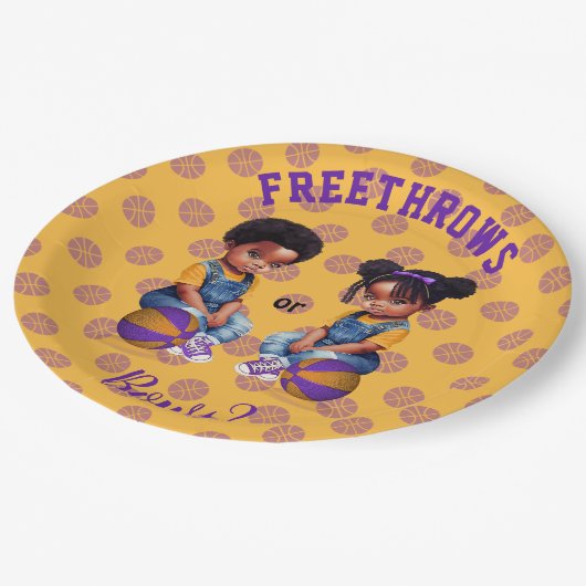 Freethrows oder Bows Lila Gold Basketball Boy Girl Pappteller (Schrägansicht)