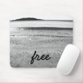 Freier Sandstrand in Schwarz und Weiß Mousepad (Mit Mouse)