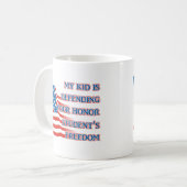 Freiheit der Streitkräfte - Tasse der ehrenvollen (Vorderseite Links)