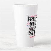 Freiheit geht nie im Stil Milchtasse (Vorderseite)