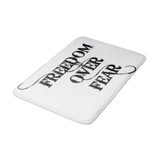 Freiheit über Angst Badematte (Schrägansicht)