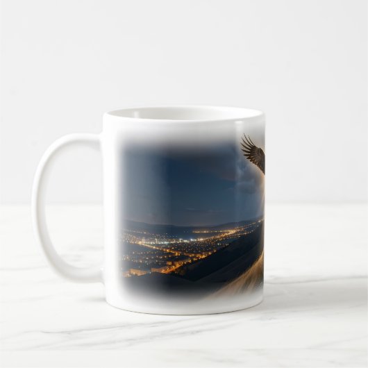 Freiheitsadler über windgepeitschten Hügeln Tasse (Links)