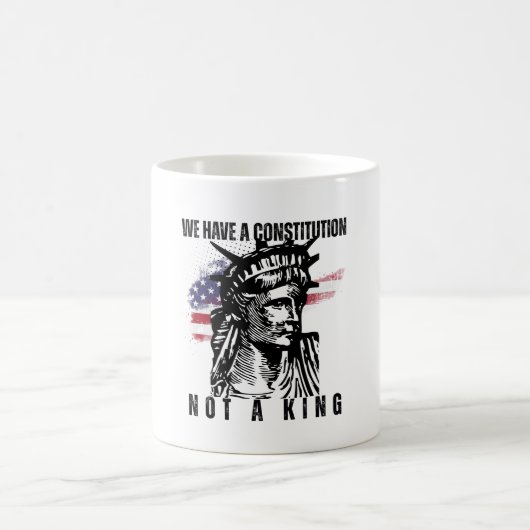 Freiheitsbüste mit Grunge-Flaggen-Kunst Kaffeetasse (Mittel)