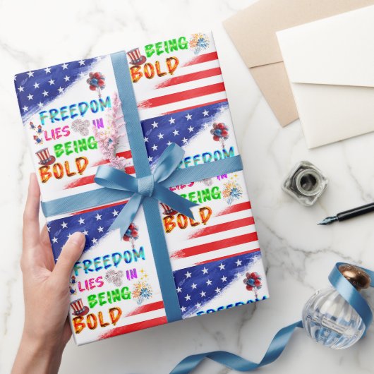 Freiheitsgeschenk liegt in Mutigem sein Geschenkpapier (Schenken)