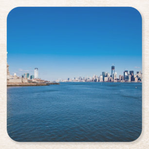Freiheitsstatue, den Hudson und Manhattan Rechteckiger Pappuntersetzer