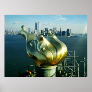 Freiheitsstatue die Flamme und Manhattan-Skyline Poster