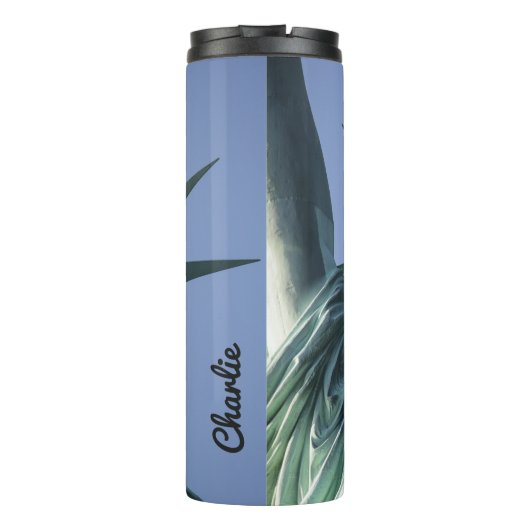 Freiheitsstatue individuelle Name stolpern Thermosbecher (Rückseite)