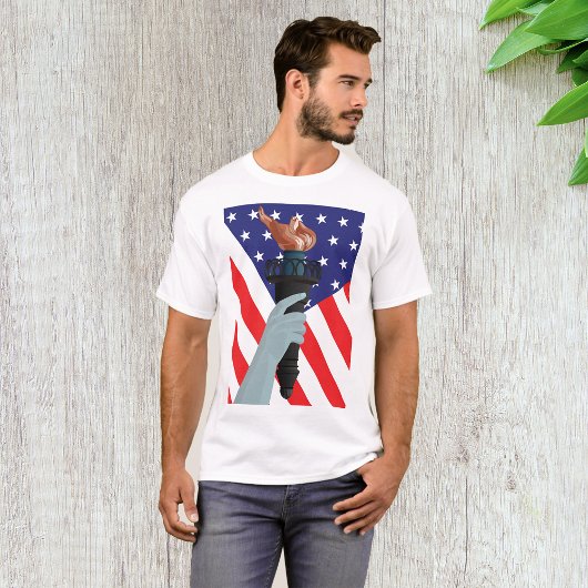 Freiheitsstatue mit amerikanischer Flagge T-Shirt