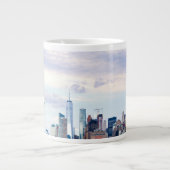 Freiheitsstatue mit dem World Trade Center Jumbo-Tasse (Vorderseite)