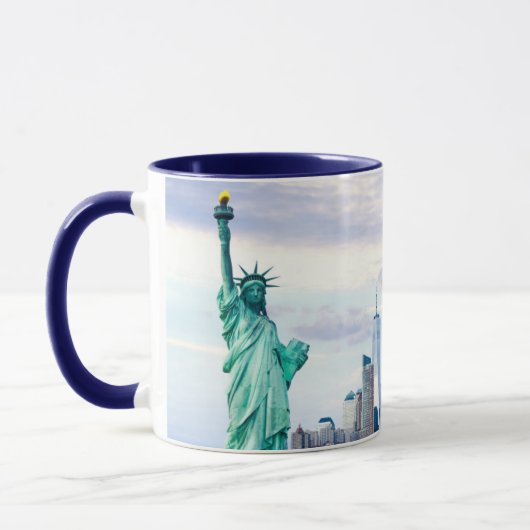 Freiheitsstatue mit dem World Trade Center Tasse (Links)