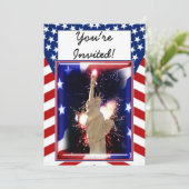 Freiheitsstatue mit Feuerwerk für den 4. Juli Einladung (Stehend Vorderseite)