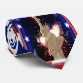 Freiheitsstatue mit Feuerwerk für den 4. Juli Krawatte (Gerollt)