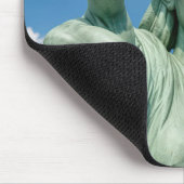Freiheitsstatue mit Wahlaufkleber Mousepad (Ecke)