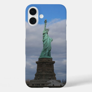 Freiheitsstatue NYC beleuchtet iPhone 16 Plus Hülle