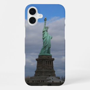 Freiheitsstatue NYC beleuchtet iPhone 16 Plus Hülle