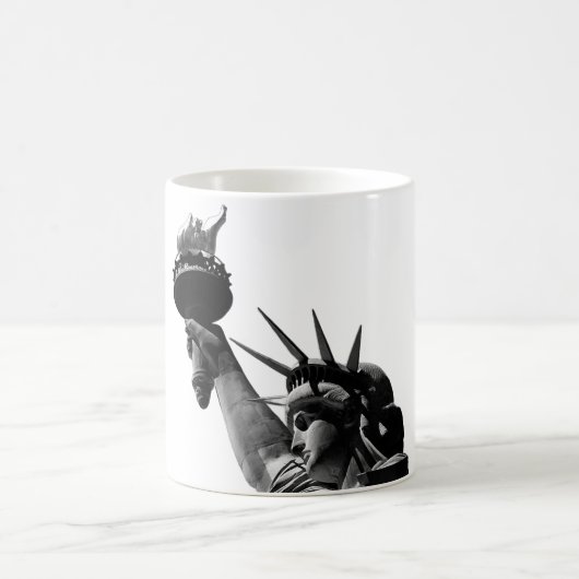 Freiheitsstatue Schwarz & Weiß Kaffeetasse (Mittel)