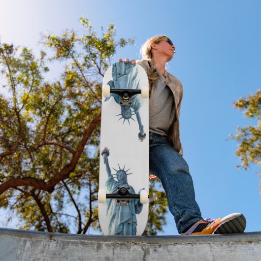 Freiheitsstatue Skateboard (Außenbereich 1)