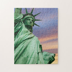 Freiheitsstatue unter dem bunten Himmel Puzzle