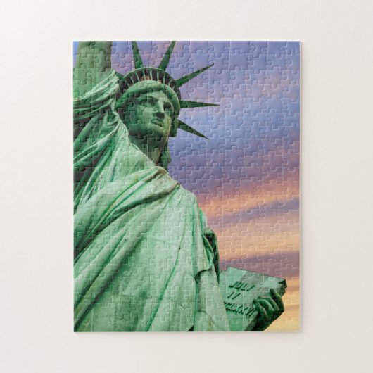 Freiheitsstatue unter dem bunten Himmel Puzzle (Vertikal)