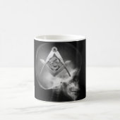 Freimaurerröntgenstrahl-alien-Schädel Kaffeetasse (Mittel)