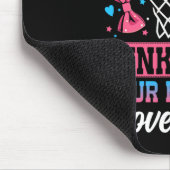 Freiwürfe oder rosa Schleifen Dein Bruder liebt di Mousepad (Ecke)