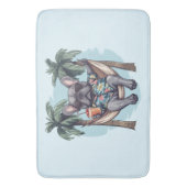 French Bulldog In Hawaiian Top Badematte (Vorderseite Vertikal)