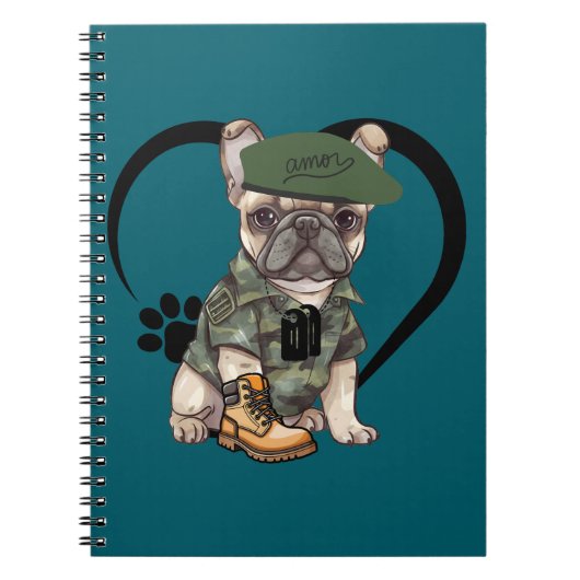French Bulldog Puppy in Camouflage Outfit & Green Notizblock (Vorderseite)