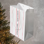 French Christmas Joyeux Noël Red Stripe Mittlere Geschenktüte<br><div class="desc">Traditionelles Französisch "Joyeux Noël" roten Streifen Weihnachtsgeschenk Tasche. Die ideale Geschenktasche,  um Ihren saisonalen Geschenken in dieser Urlaubssaison eine französische Touch hinzuzufügen. Entworfen,  um unsere traditionelle französische Joyeux Noël Stripe Kollektion zu entsprechen.</div>