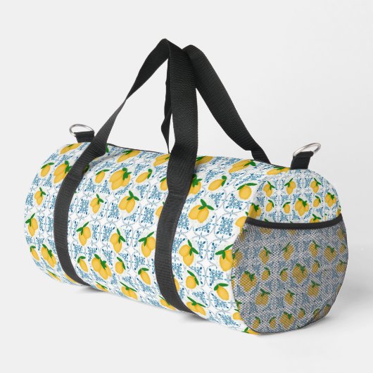 French Country Lemon Blue Tile Pattern  Duffle Bag (Rechte Ecke)