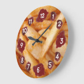 French Fries and Ketchup Große Wanduhr (Winkel)