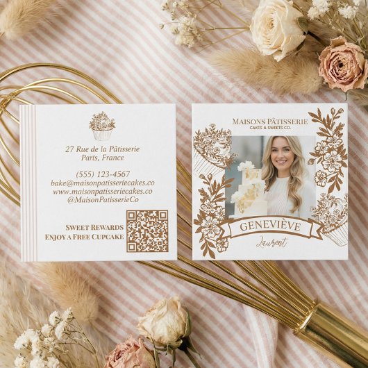 French Hand Drawn Floral Cupcake Bakery Photo Quadratische Visitenkarte