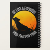 Frenchi-Yoga bei Sonnenuntergang, schwarze Abdecku Planer (Rückseite)