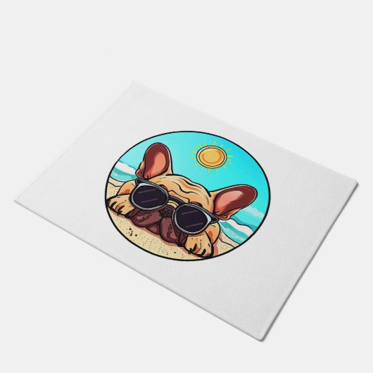 Frenchie Enjoying Beach Fußmatte (Schrägansicht)