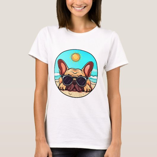 Frenchie Enjoying Beach T-Shirt (Vorderseite)