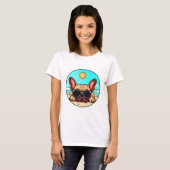 Frenchie Enjoying Beach T-Shirt (Vorne ganz)