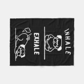 Frenchie Gift | Zur Inhalation von Exhale Fleecedecke (Vorderseite (Horizontal))