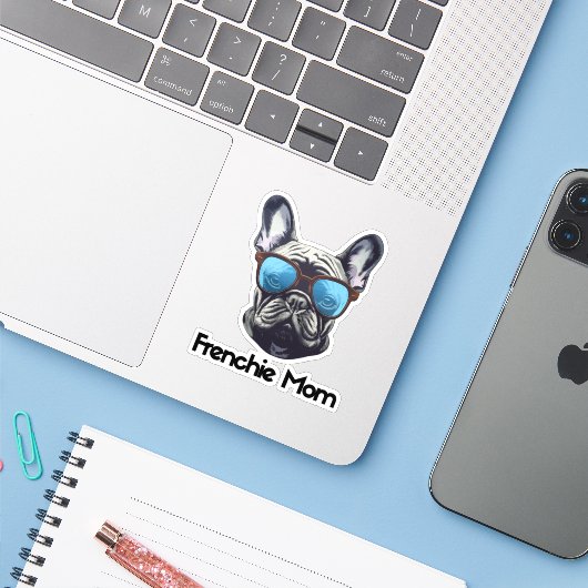 Frenchie Mama Funny French Bulldog Dog Lover Aufkleber (Laptop mit iPhone)