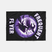 Frequent Flyer Witch, Funny Halloween Witch Costum Fleecedecke (Vorderseite (Horizontal))