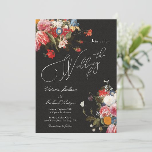 Fresh Blooms Floral Dark & Moody Wedding Einladung (Stehend Vorderseite)