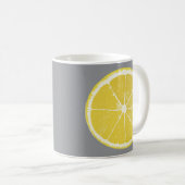 Fresh Lemon Slice on Grey Modern Mug Kaffeetasse (VorderseiteRechts)