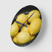 Fresh Lemons Runde Wanduhr (Winkel)