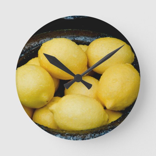Fresh Lemons Runde Wanduhr (Vorderseite)