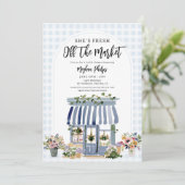 Fresh Off The Market Blue Floral Bridal Shower Einladung (Stehend Vorderseite)