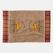 Fresh Pumpkins in einem rustikalen und Karierten Geschirrtuch (Horizontal)