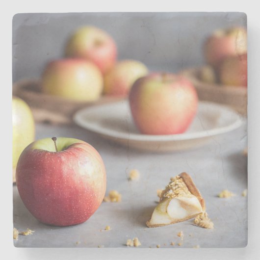 Fresh red apples on the table, apple pie crumbs steinuntersetzer (Vorderseite)